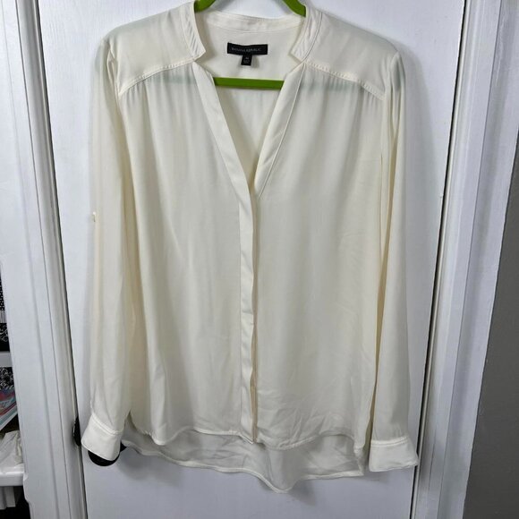Banana Republic cream long sleeve notched collar button up blouse - Picture 1 of 8